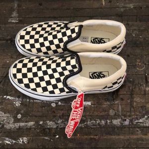 Checkered kids vans